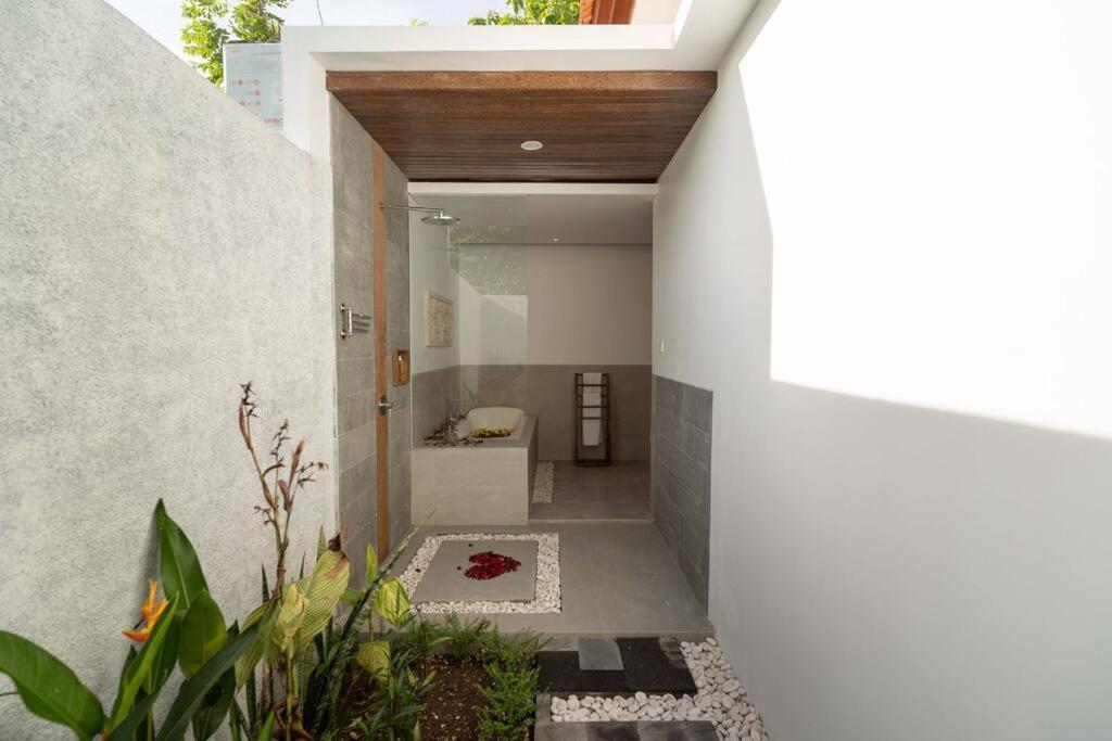 Nau Nusa Villa Batununggul ภายนอก รูปภาพ